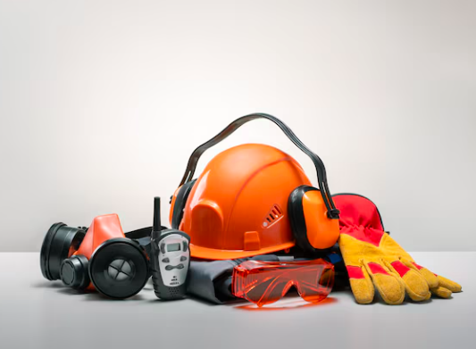 Locação de Equipamentos: A Obrigatoriedade Legal da NR 12 e NR 35 na Operação
